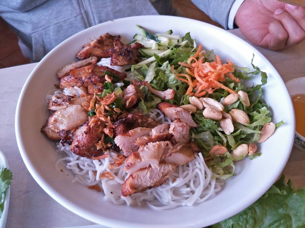 Pho An & Sushi Bar | restaurant | 8000 TX-242 Suite 105, Conroe, TX 77385, USA | 9362714335 OR +1 936-271-4335