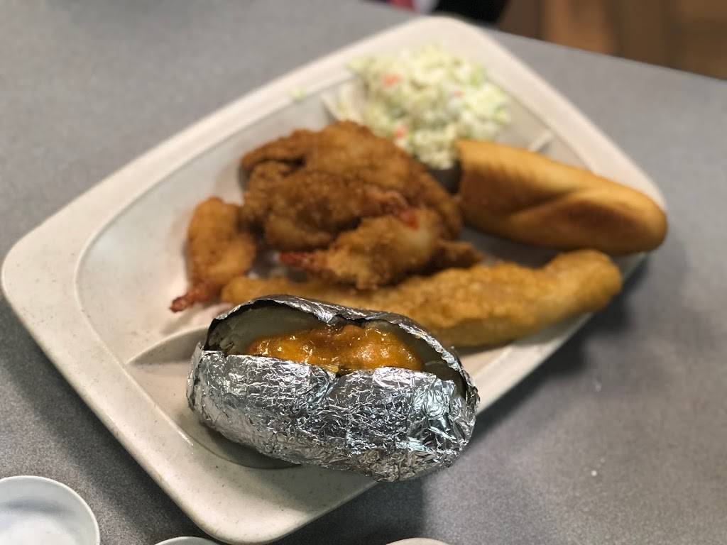 Captain Ds | restaurant | 2032 Montreal Rd, Tucker, GA 30084, USA | 7709383337 OR +1 770-938-3337