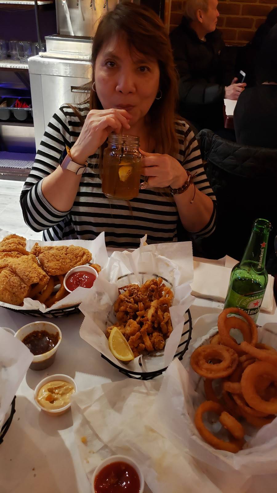 Shaking crab (Nanuet) | restaurant | 114 E Rte 59, Nanuet, NY 10954, USA | 8452159350 OR +1 845-215-9350