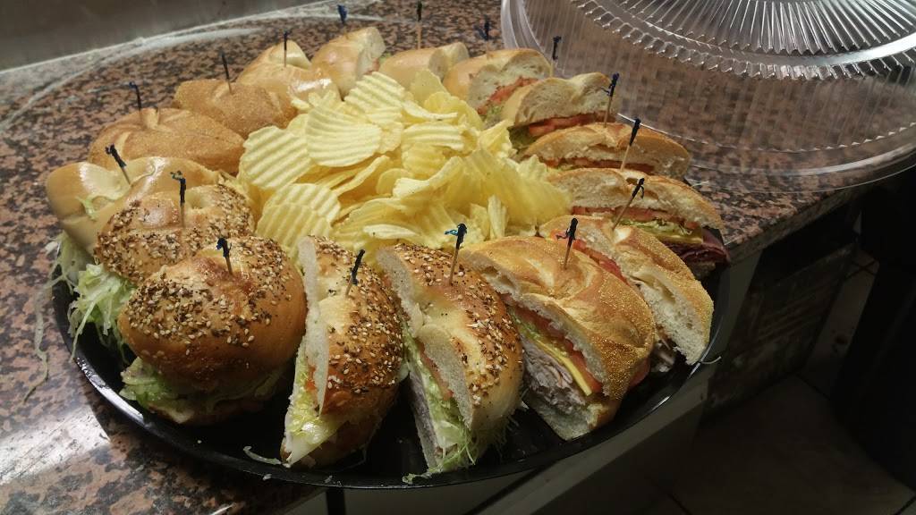 Clifton Bagel & Pizza | meal delivery | 1115 Bloomfield Ave, Clifton, NJ 07012, USA | 9739286586 OR +1 973-928-6586