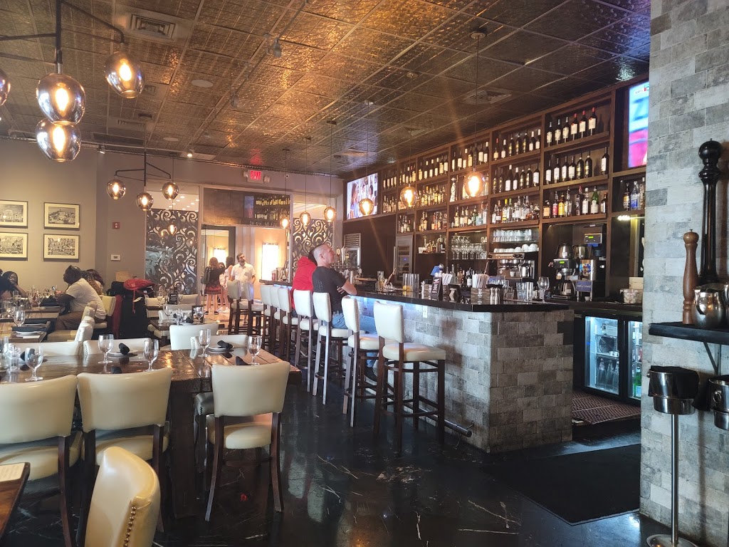 Primos Italian Restaurant & Lounge | restaurant | Hotel, The Grand Doubletree, 1717 N Bayshore Dr, Miami, FL 33132, USA | 3053719055 OR +1 305-371-9055