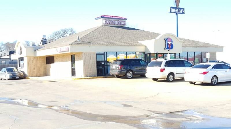 Braums Ice Cream & Burger Restaurant | restaurant | 1331 Mockingbird Ln, Sulphur Springs, TX 75482, USA | 9038851020 OR +1 903-885-1020