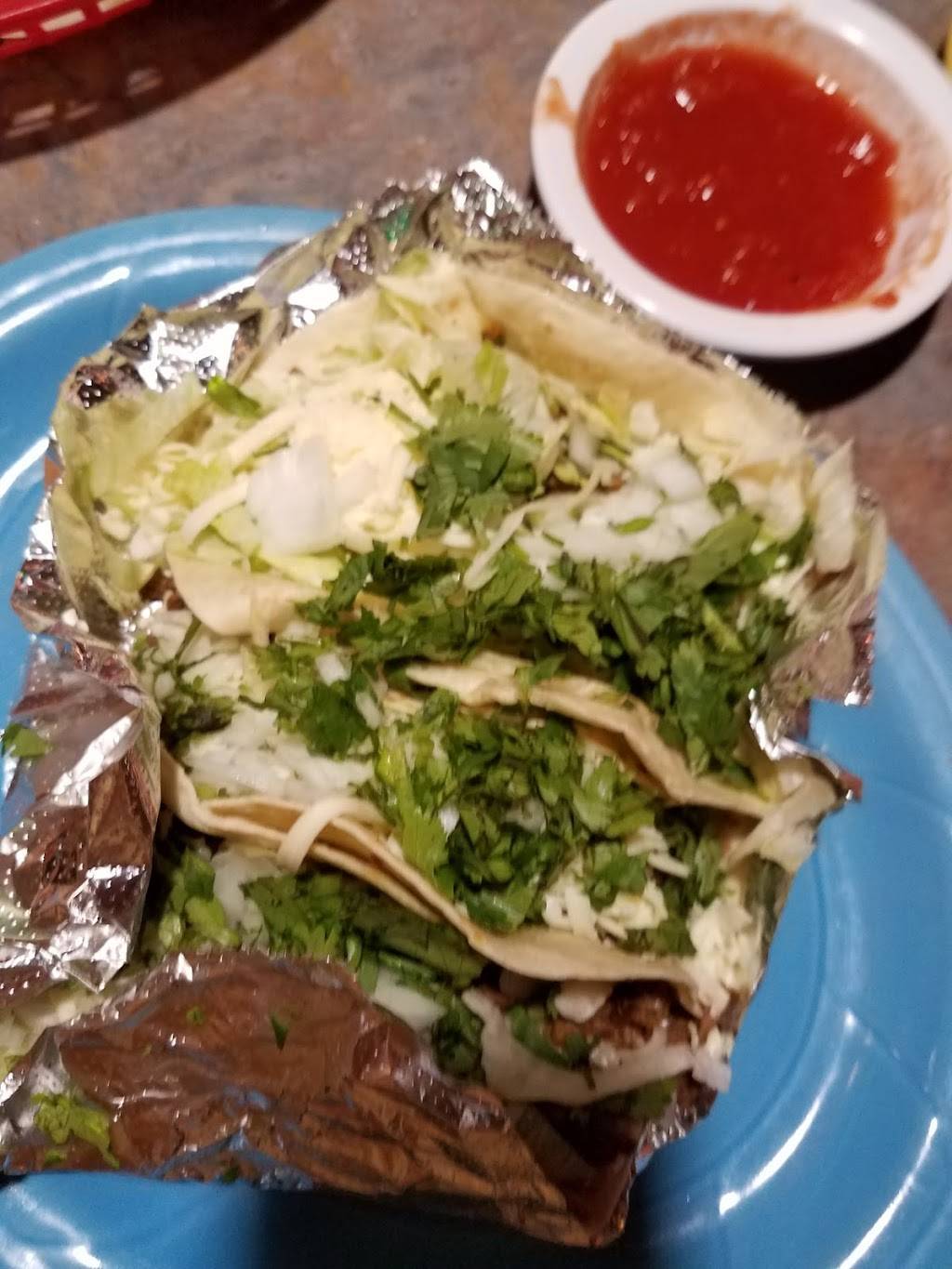 Los Potrillos | restaurant | 1305 Lincoln Ave, Charleston, IL 61920, USA | 2173456440 OR +1 217-345-6440