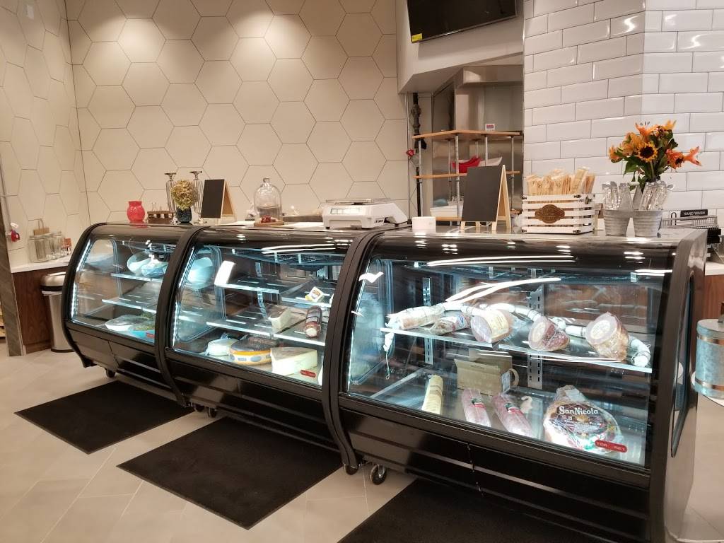 Nosh & Bottle - Catering Restaurant & Market | cafe | 370 West Las Colinas Boulevard #100, Irving, TX 75039, USA | 4694420808 OR +1 469-442-0808