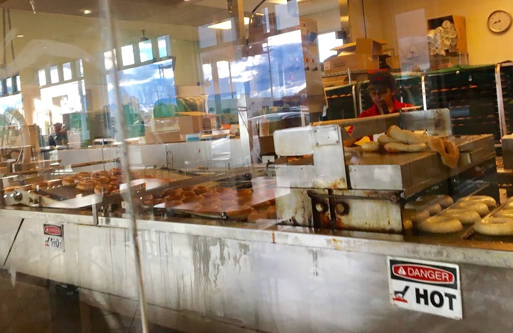 Krispy Kreme | bakery | 2700 E Beltline Ave SE, Grand Rapids, MI 49546, USA | 6164641630 OR +1 616-464-1630