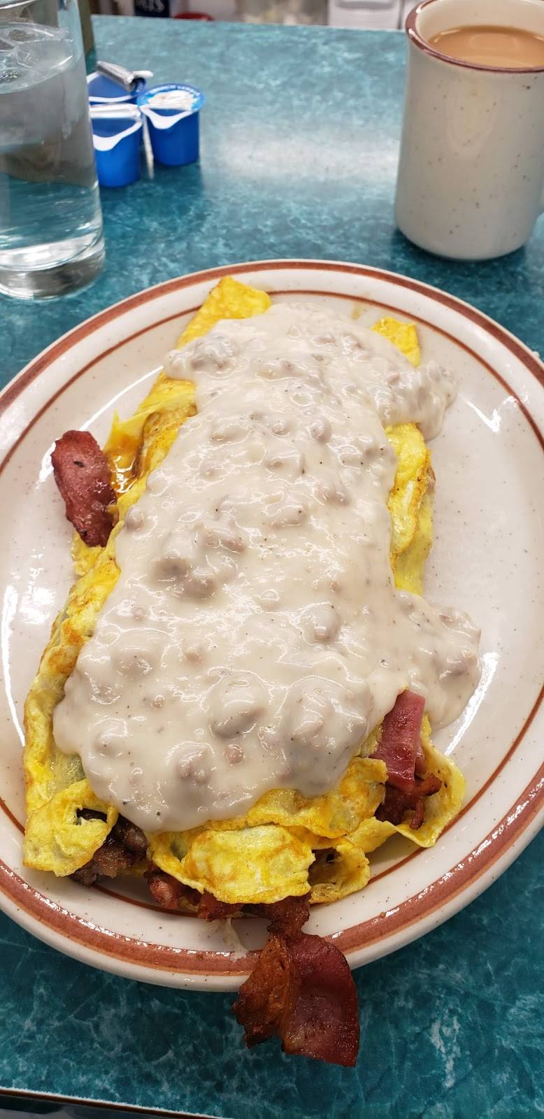 Curtice Hy Flash Bar | restaurant | 7401 Jerusalem Rd, Oregon, OH 43616, USA | 4198369747 OR +1 419-836-9747