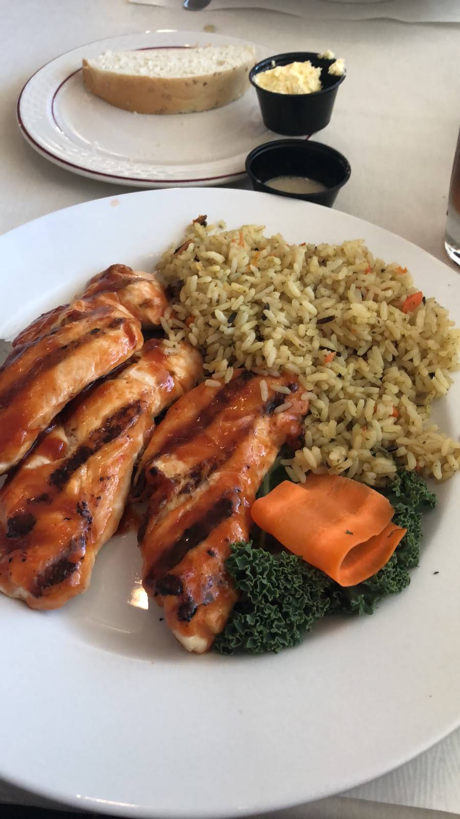 Mahles Restaurant and Lounge | restaurant | 24945 Detroit Rd, Westlake, OH 44145, USA | 4408996602 OR +1 440-899-6602