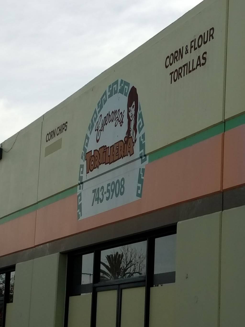 Esperanzas Tortilleria | restaurant | 750 Rock Springs Rd, Escondido, CA 92025, USA | 7607435909 OR +1 760-743-5909