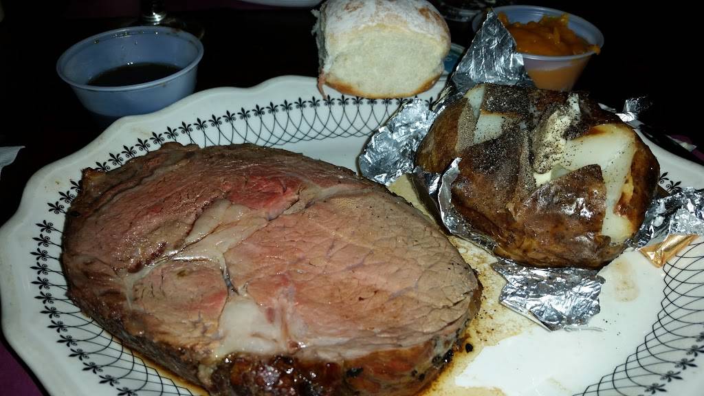 Macks Catering Service | restaurant | 773 Quinebaug Rd, Quinebaug, CT 06262, USA | 8604970182 OR +1 860-497-0182