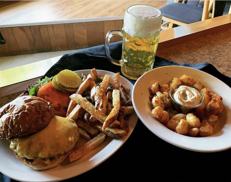 Hügel Haus | restaurant | 11934 WI-42, Ellison Bay, WI 54210, USA | 9206334080 OR +1 920-633-4080