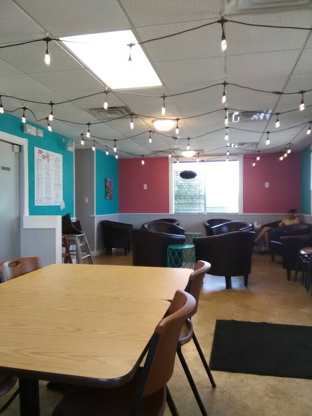 Zip and Sip - 6th Street | restaurant | 1527 N 6th St, Vincennes, IN 47591, USA | 8123160402 OR +1 812-316-0402