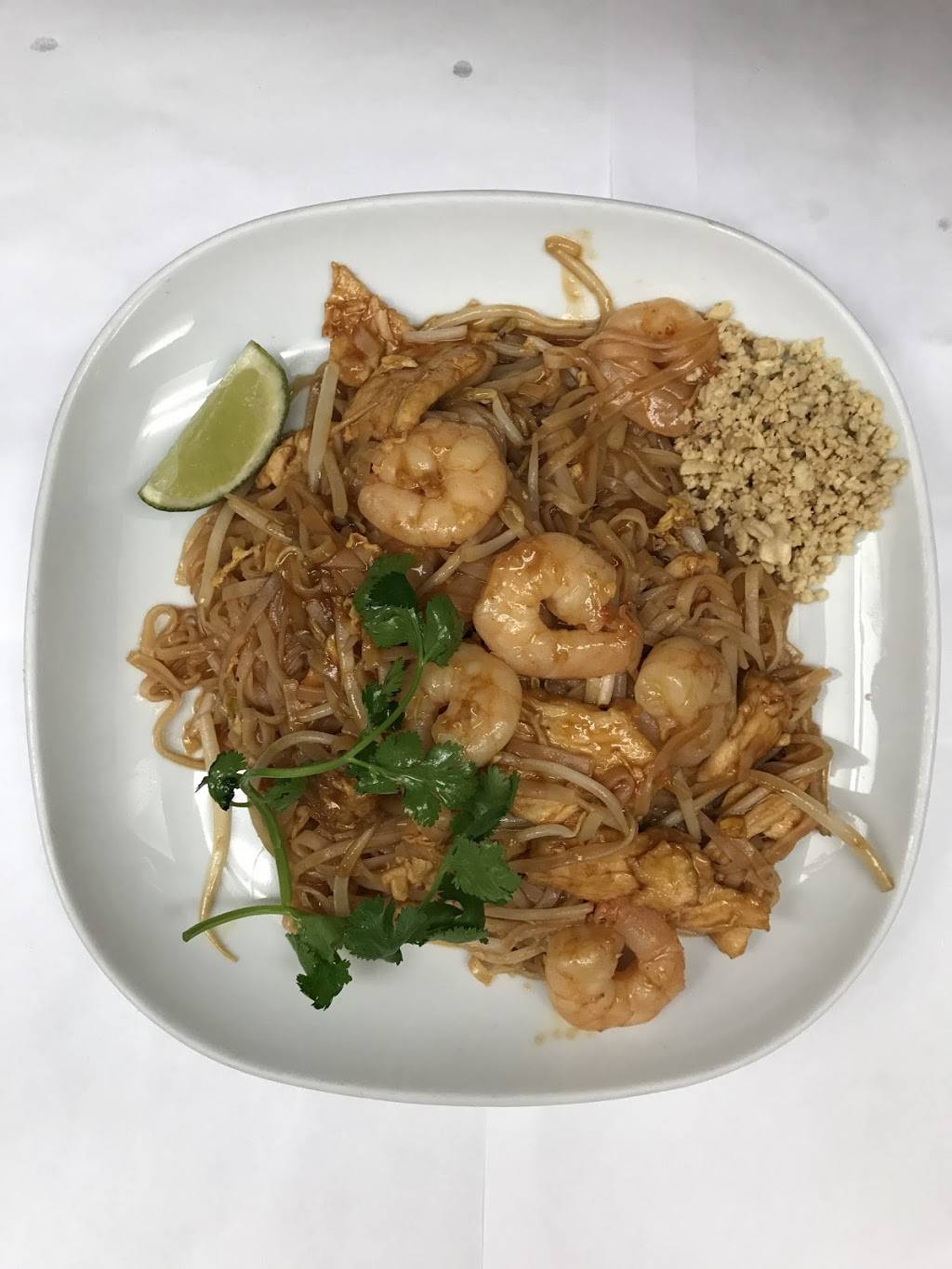 Amazing Thai | restaurant | 10255 Yonge St, Richmond Hill, ON L4C 3B2, Canada | 9057800300 OR +1 905-780-0300