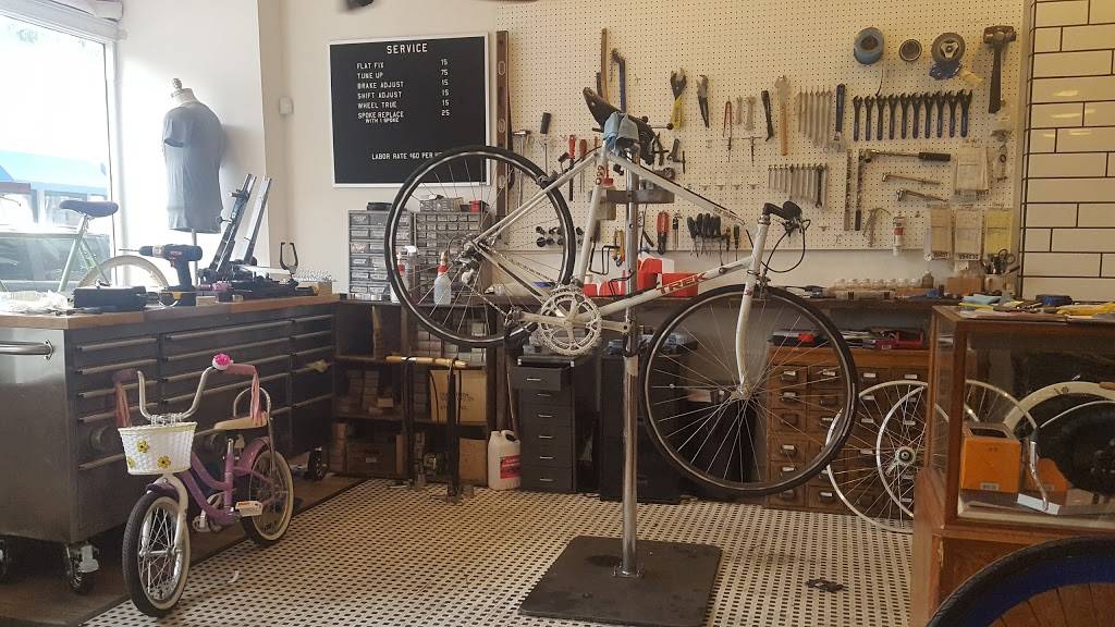 Heritage Bicycles | cafe | 2959 N Lincoln Ave, Chicago, IL 60657, USA | 7732453005 OR +1 773-245-3005