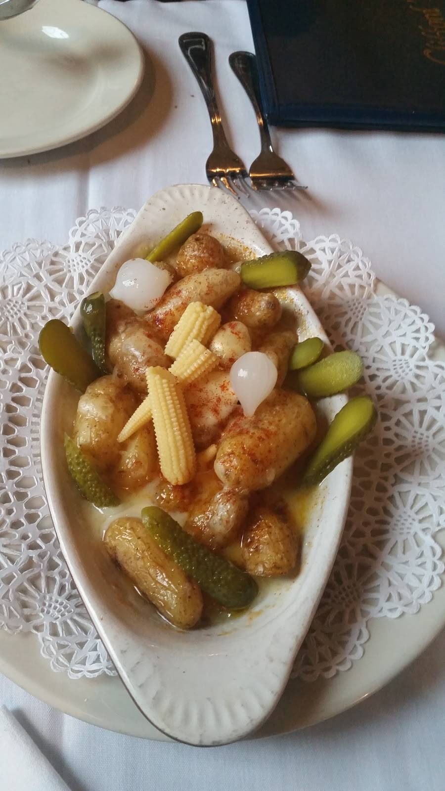 Cliffords Restaurant | restaurant | 514 Upper Harmony Rd, Evans City, PA 16033, USA | 7247899115 OR +1 724-789-9115