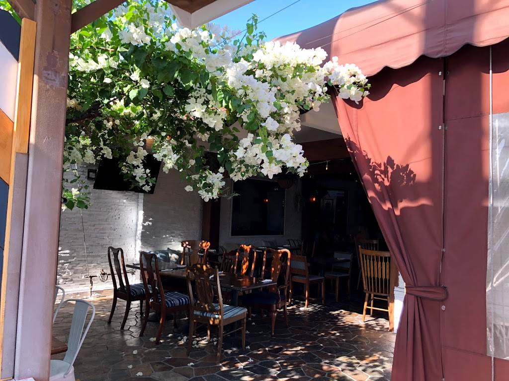 Sloanes Valley Village | restaurant | 5338 Laurel Canyon Blvd, Valley Village, CA 91607, USA | 8185095828 OR +1 818-509-5828