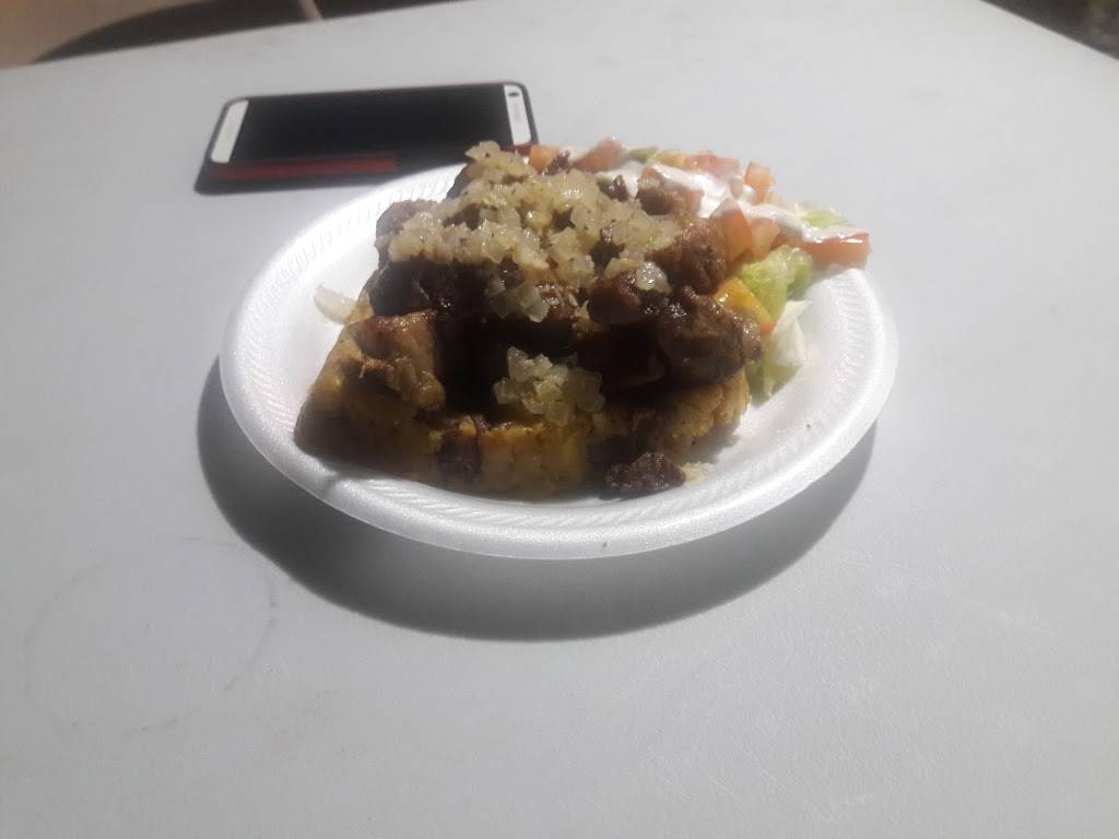 El SUPER MOFONGO RESBALOSO FOOD TRUCK | restaurant | 6200 E Colonial Dr, Orlando, FL 32807, USA | 3212652864 OR +1 321-265-2864