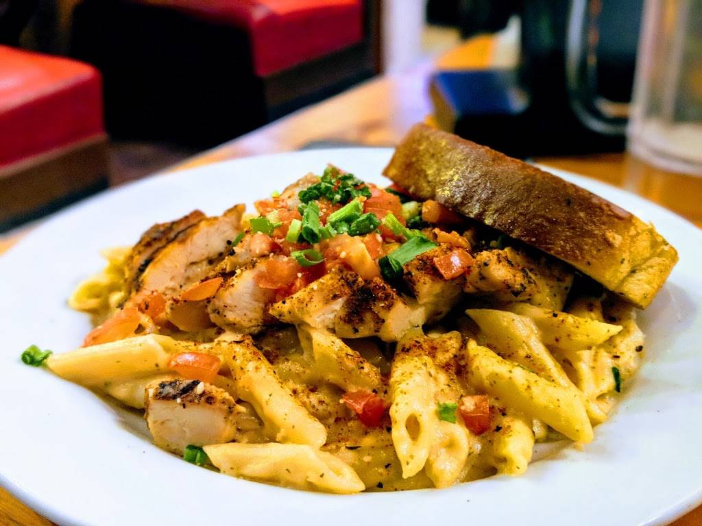 Chilis Grill & Bar | meal takeaway | 425 Washington Blvd, Jersey City, NJ 07310, USA | 2012391064 OR +1 201-239-1064