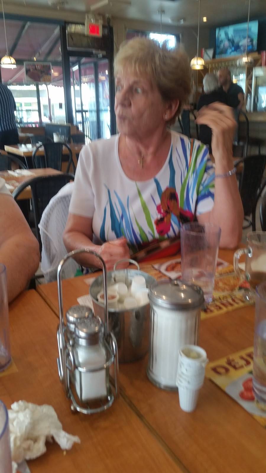 Deli Burger | restaurant | 505 Boulevard Ste Anne, Sainte-Anne-des-Plaines, QC J0N 1H0, Canada | 4504786868 OR +1 450-478-6868