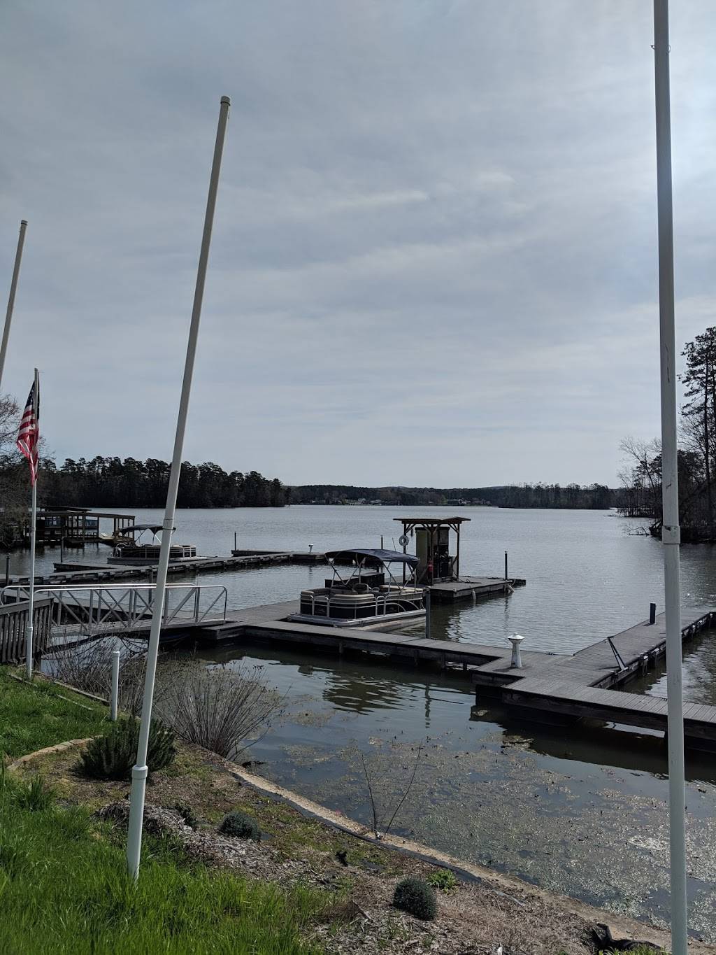 Scallywags Bar & Grill | restaurant | 700 Lake Forest Dr, New London, NC 28127, USA | 3364612565 OR +1 336-461-2565