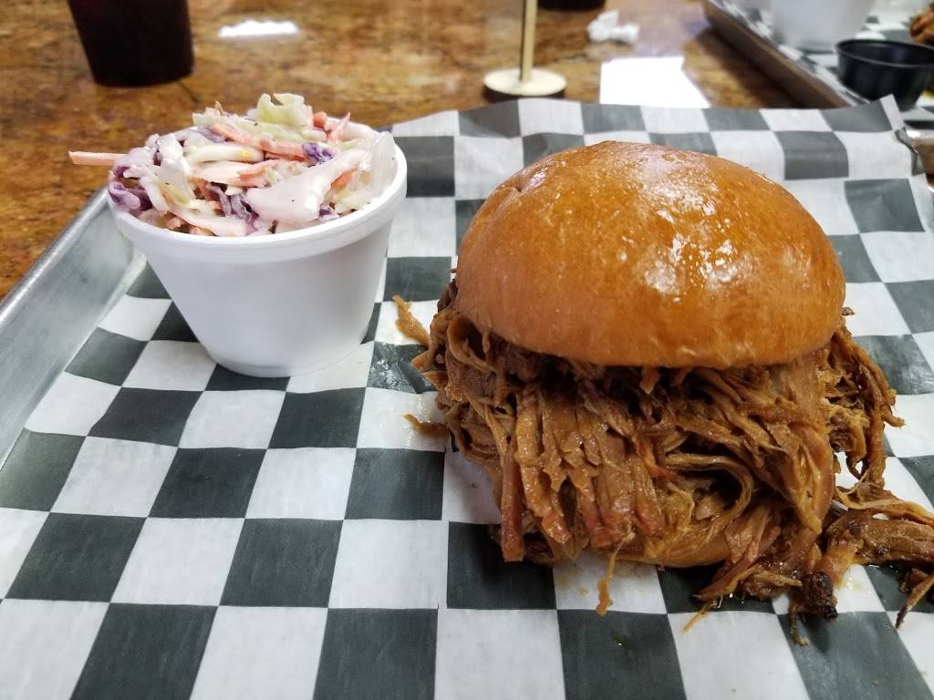 Official BBQ & Burgers | restaurant | 6295 Lyters Ln, Harrisburg, PA 17111, USA | 7175642152 OR +1 717-564-2152