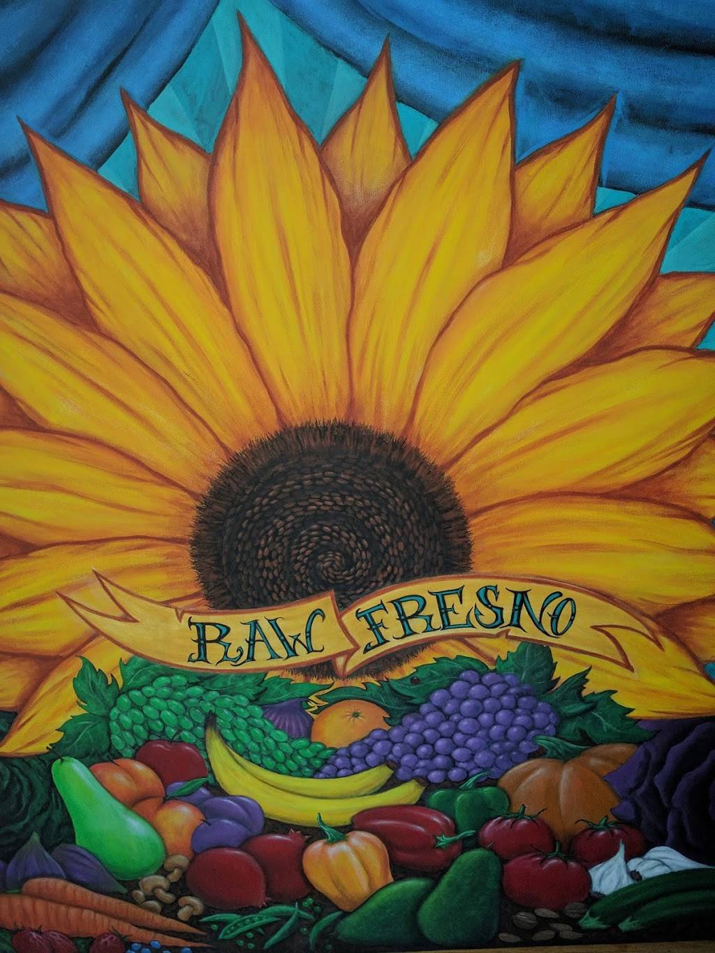 Raw Fresno | restaurant | 2405 Capitol St Ste 103, Fresno, CA 93721, USA | 5592505292 OR +1 559-250-5292