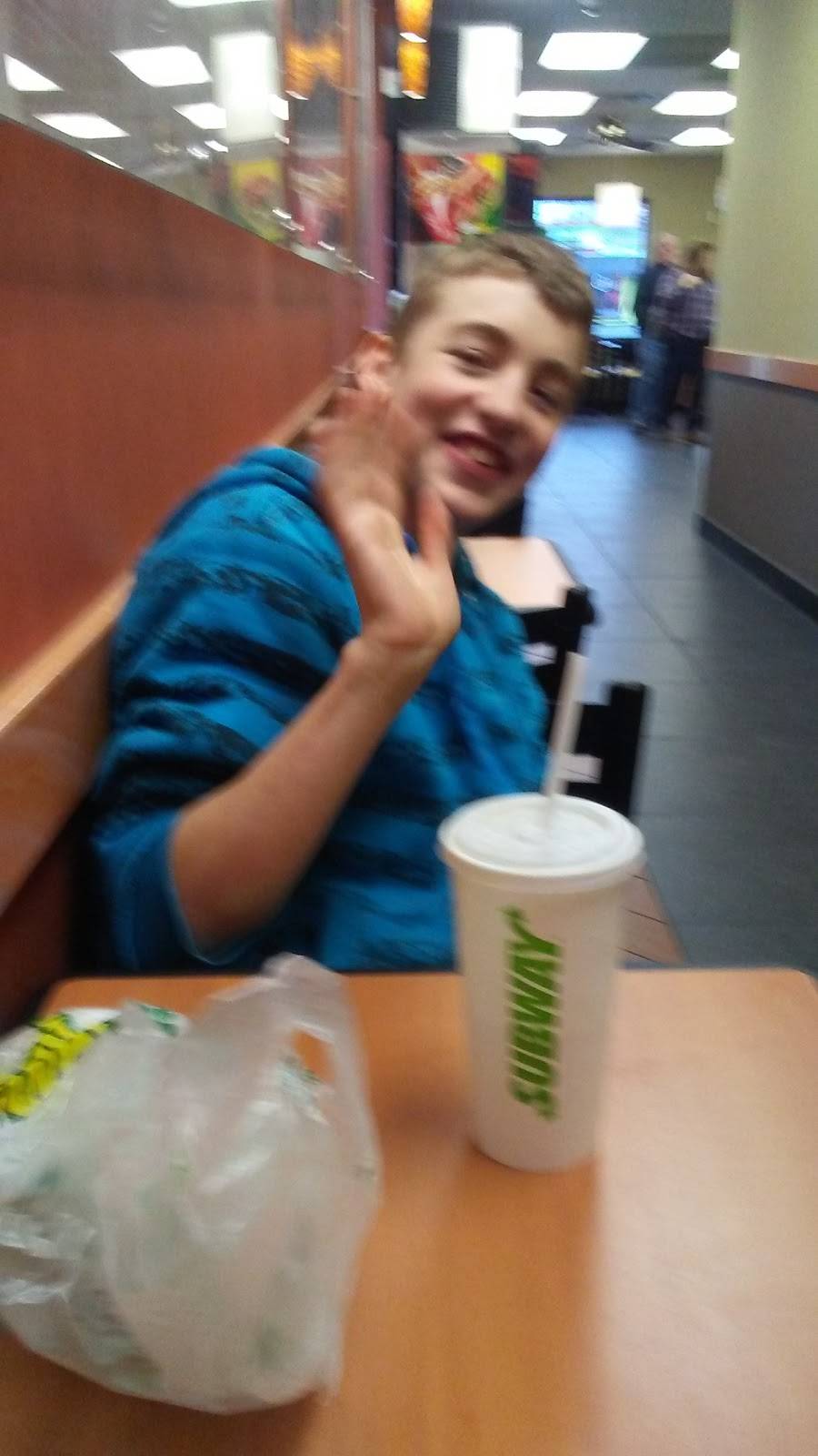 Subway | restaurant | 3929 Pelham St, Dearborn Heights, MI 48127, USA | 3132786306 OR +1 313-278-6306