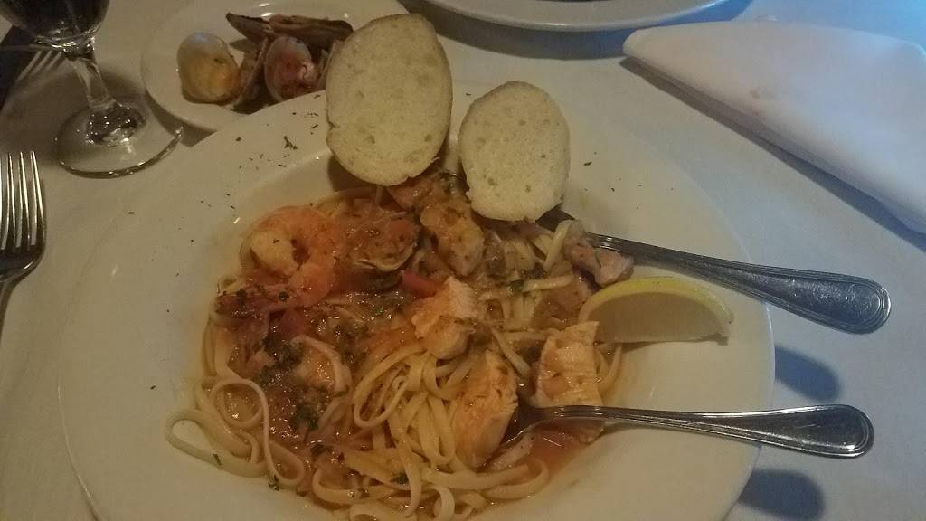 Magellans Restaurant | restaurant | 15 E 6th St, Tracy, CA 95376, USA | 2098392333 OR +1 209-839-2333