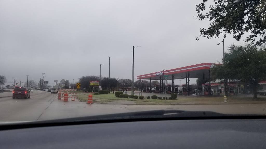 RaceTrac | bakery | 609 E Plano Pkwy, Plano, TX 75074, USA | 9725091670 OR +1 972-509-1670