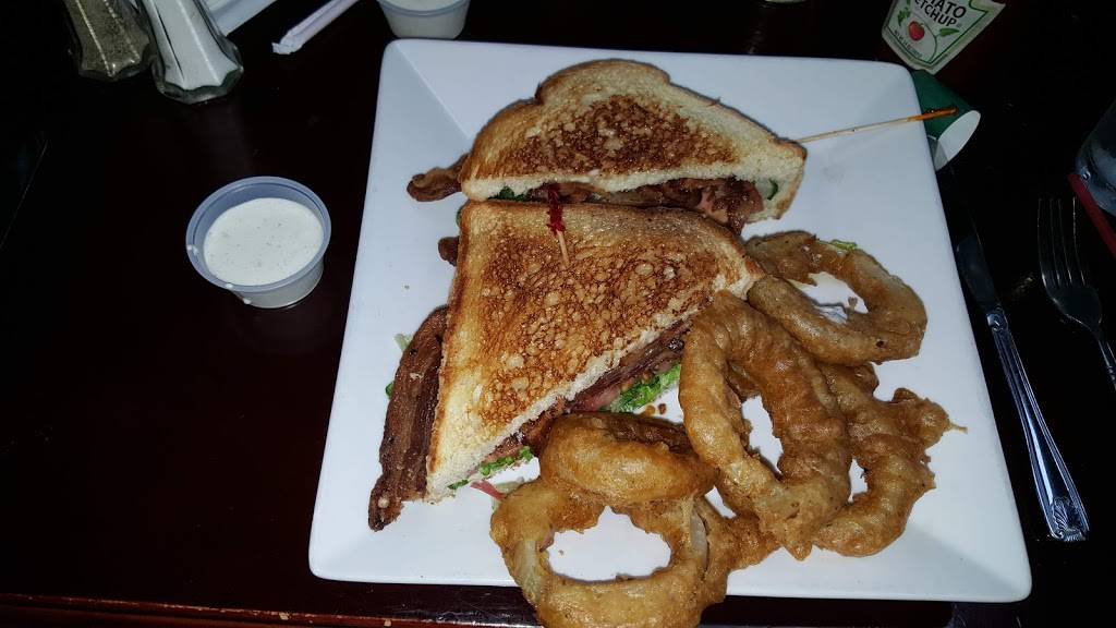 Gallaghers Pub & Grill | restaurant | 2751 E Broadway, Long Beach, CA 90803, USA | 5628568000 OR +1 562-856-8000