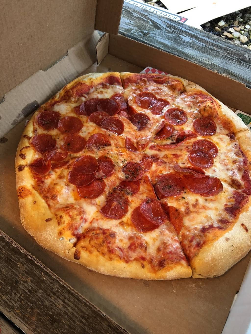 Dis Homemade Pizza | meal delivery | 211 W Lincoln St, New Braunfels, TX 78130, USA | 8306080999 OR +1 830-608-0999