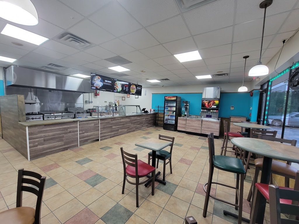 Delish Grill | restaurant | 1 Glenmere Ln, Coram, NY 11727, USA | 6318284351 OR +1 631-828-4351