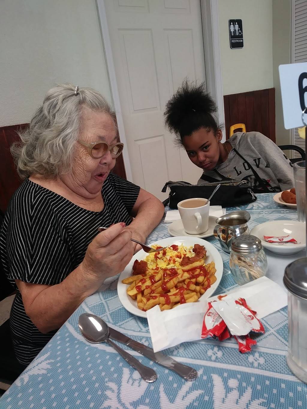 Pizza Hut | meal delivery | 1665 W 68th St Suite 104, Hialeah, FL 33014, USA | 3058261202 OR +1 305-826-1202