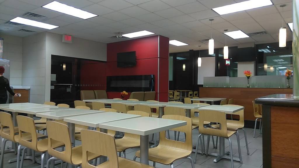 Wendys | restaurant | 365 University Park Dr, Winter Park, FL 32792, USA | 4076711119 OR +1 407-671-1119