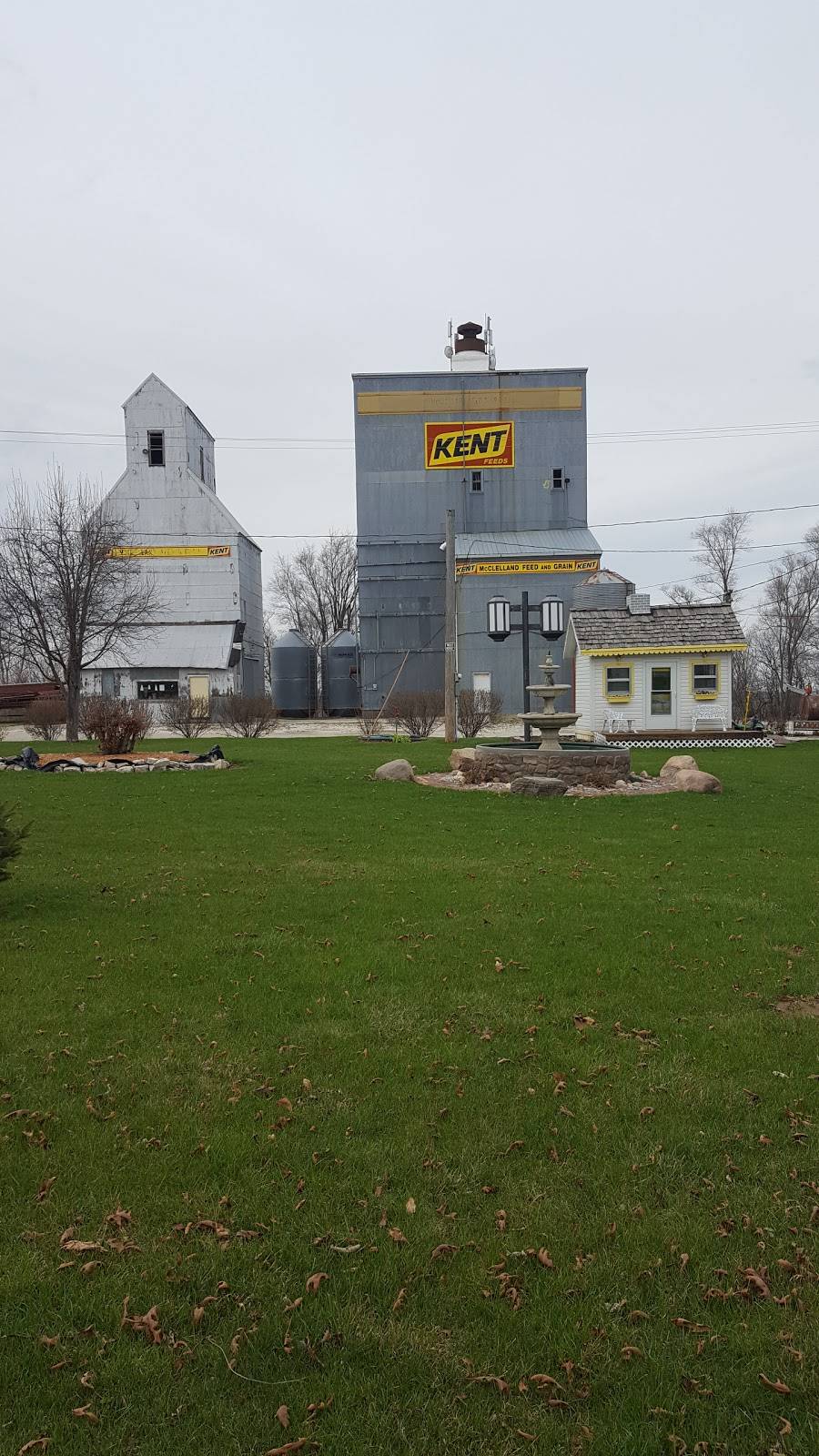 Dew Drop Inn | restaurant | 109 Main St, McClelland, IA 51548, USA | 7125669360 OR +1 712-566-9360