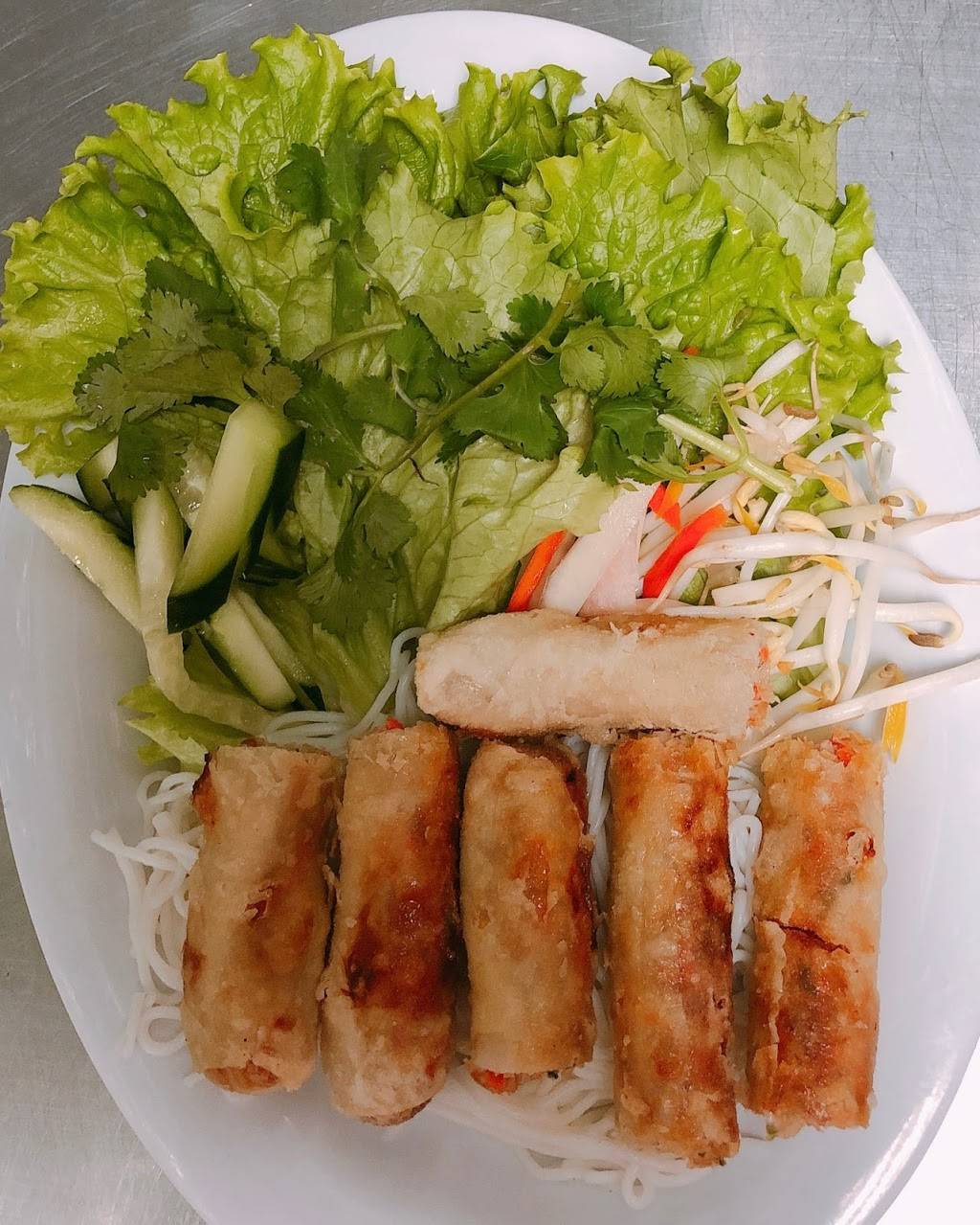 ViVi Pho Arapahoe | restaurant | 11001 E Arapahoe Pl b7, Englewood, CO 80112, USA | 7207267959 OR +1 720-726-7959