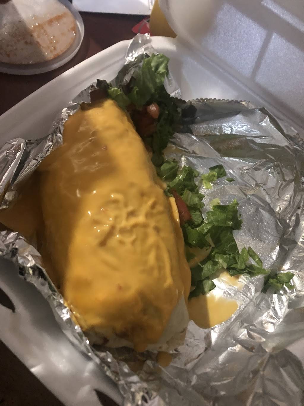 Los Chapos | restaurant | 17805 W Seven Mile Rd, Detroit, MI 48235, USA | 3136939699 OR +1 313-693-9699