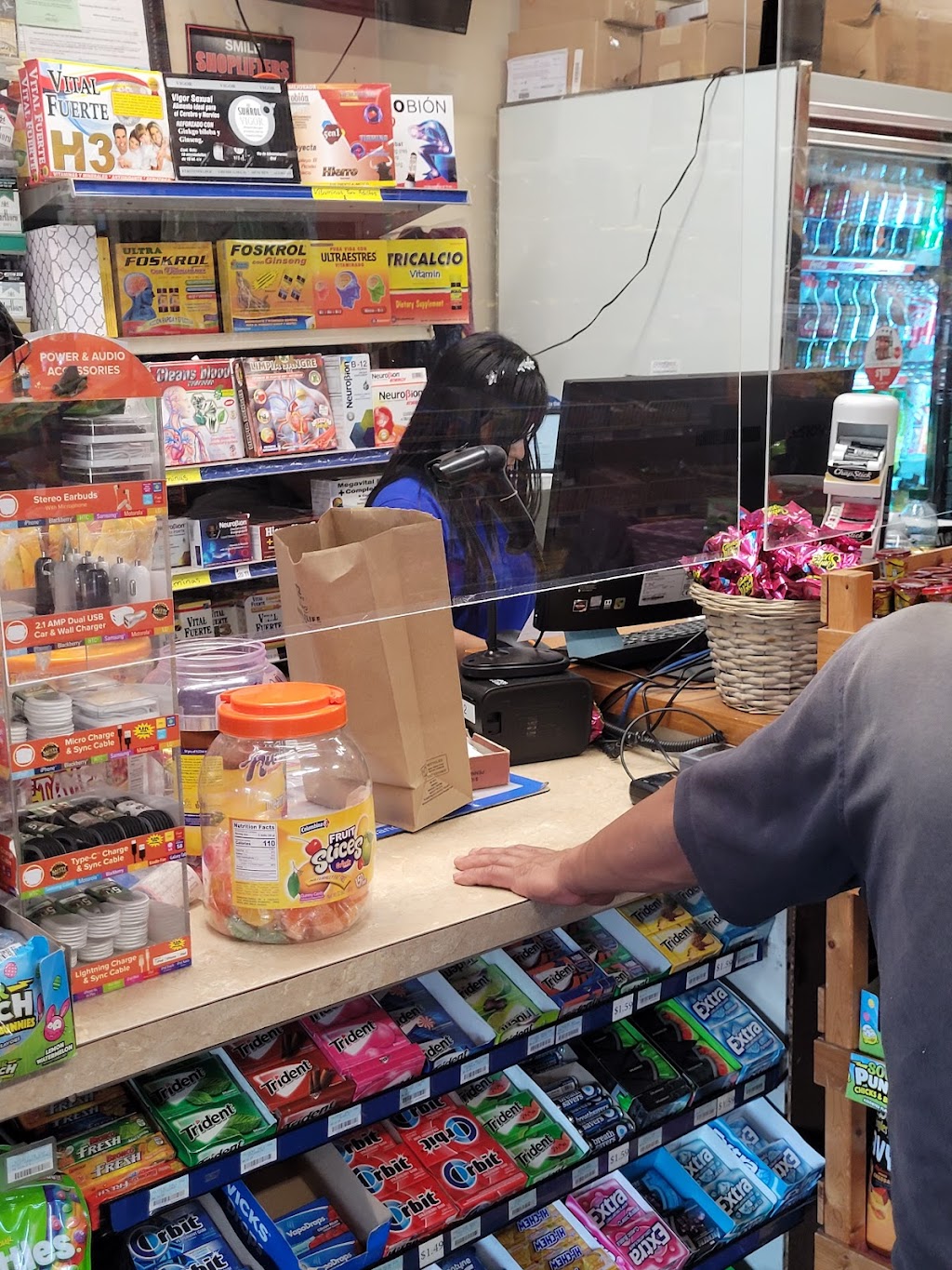 Leos Market & Restaurant | restaurant | 162 Broadway, Newport, RI 02840, USA | 4016195935 OR +1 401-619-5935