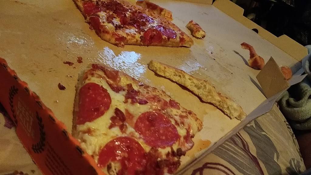 Little Caesars Pizza | meal takeaway | 500 Mt Elliott St, Detroit, MI 48207, USA | 3135688890 OR +1 313-568-8890