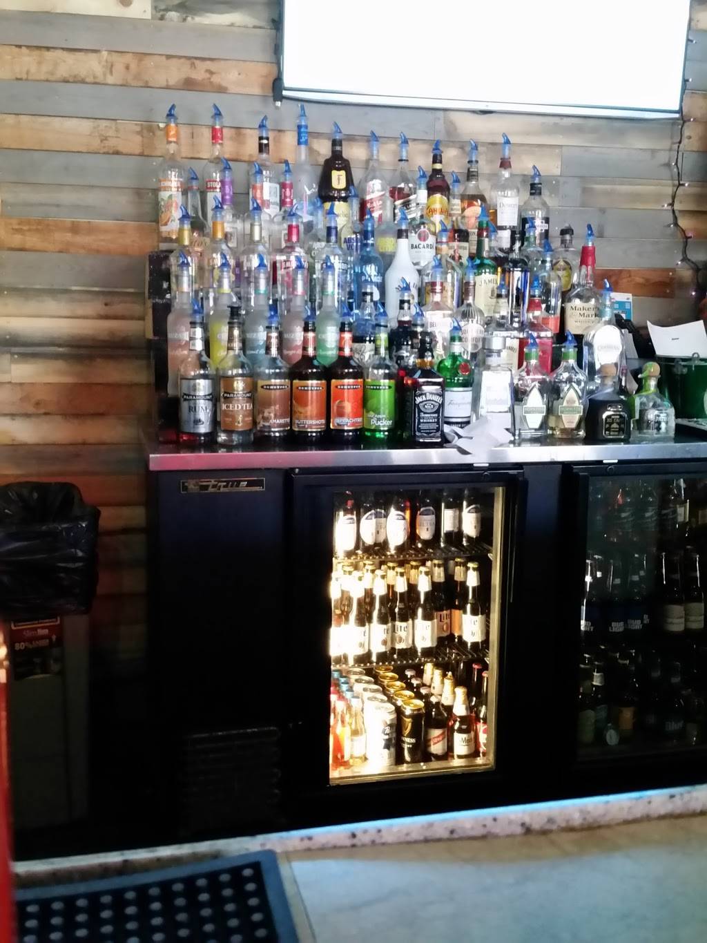 In The Drink | restaurant | 19367 Lorain Rd, Fairview Park, OH 44126, USA | 4403319200 OR +1 440-331-9200