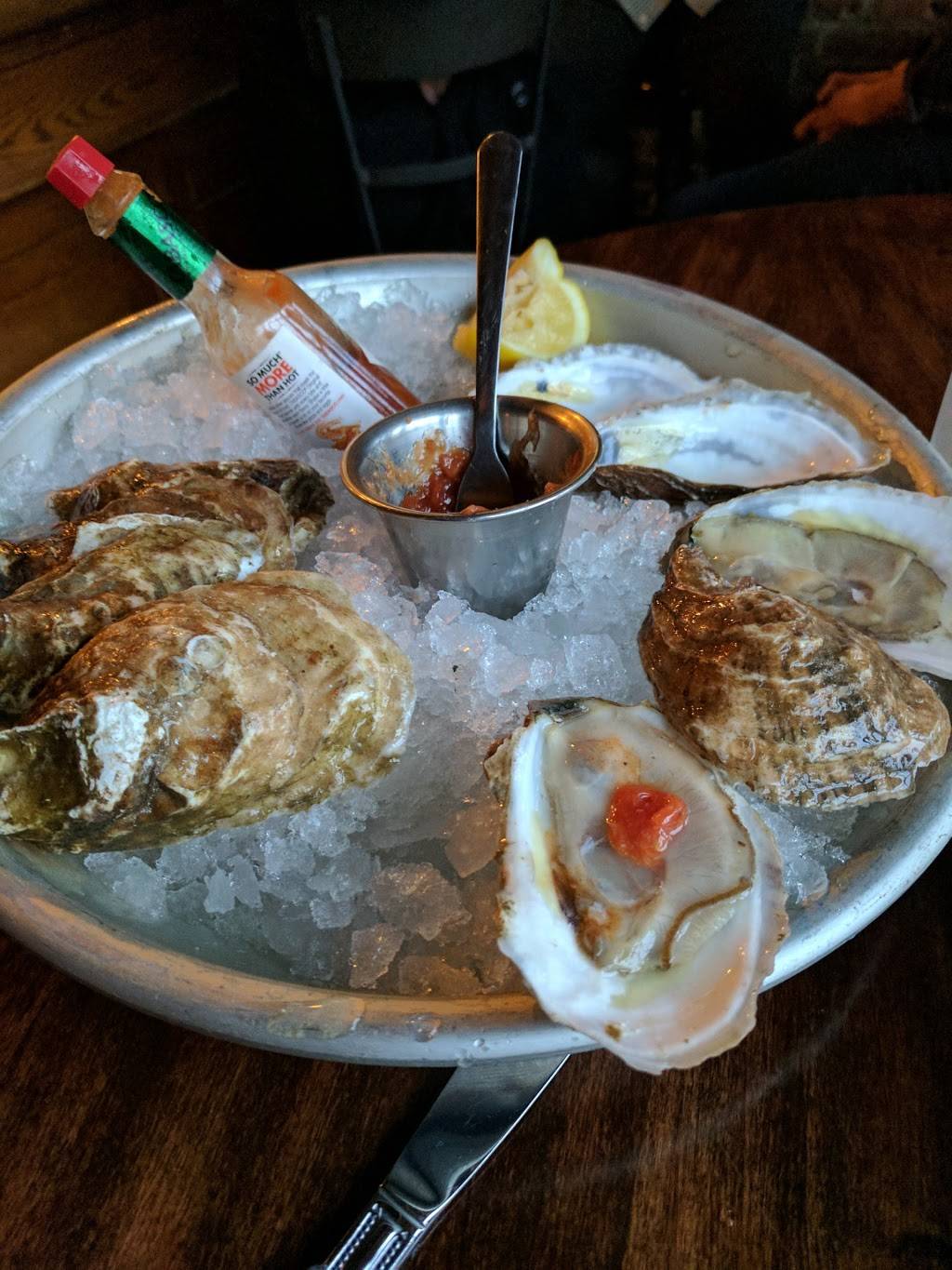 Ryleighs Oyster | restaurant | 36 E Cross St, Baltimore, MD 21230, USA | 4105392093 OR +1 410-539-2093