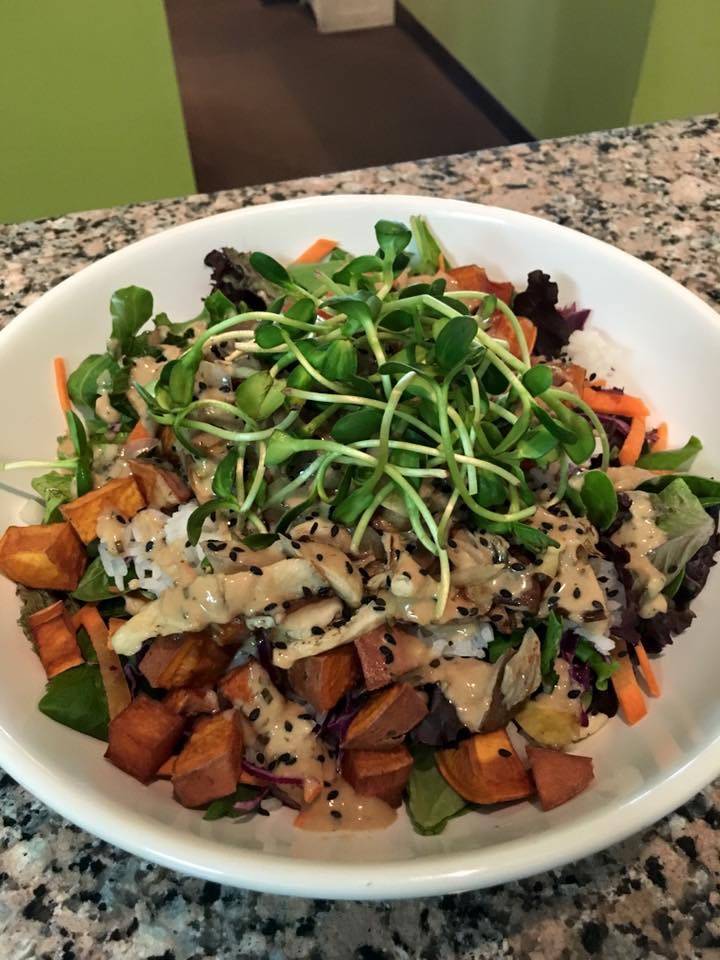 Lui Lui Restaurant | restaurant | 8 Station St, Athens, OH 45701, USA | 7405948905 OR +1 740-594-8905