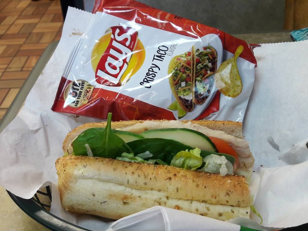 Subway Restaurants | restaurant | Gwynedd Crossing Shopping Ctr, 1210 Bethlehem Pike B1, North Wales, PA 19454, USA | 2152830255 OR +1 215-283-0255