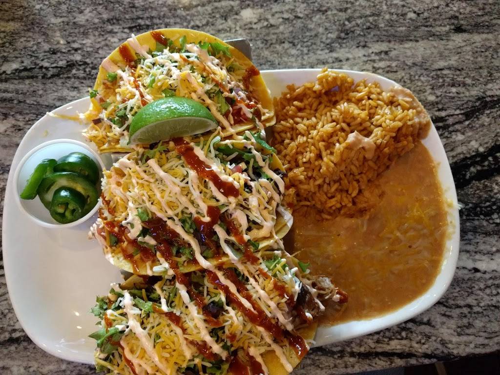 David Alan Alans Smokehouse & Saloon | restaurant | 325 Bay View Road, Suite d/e, Mukwonago, WI 53149, USA | 2623633227 OR +1 262-363-3227