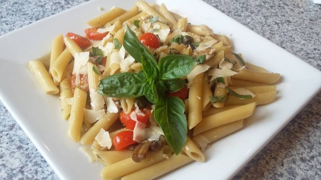 Pinos Italian Restaurant and Pizzeria | restaurant | 404 S Main St #2066, Farmville, VA 23901, USA | 4343923135 OR +1 434-392-3135