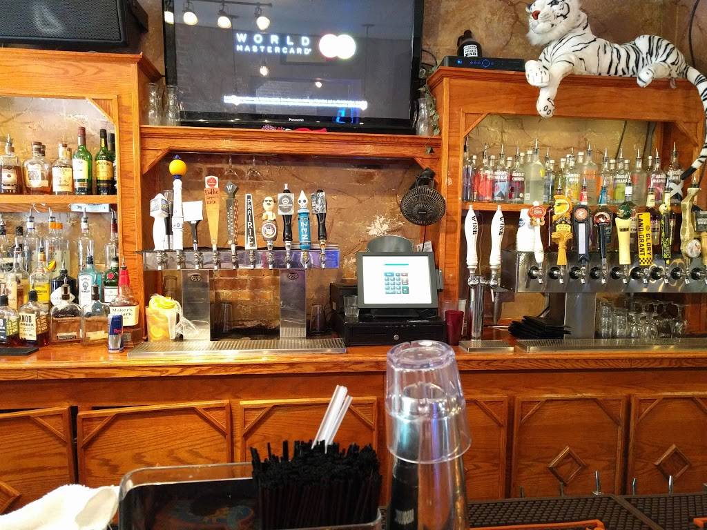 Fourth Street Bar & Grill | restaurant | 1810 N 4th St, Columbus, OH 43201, USA | 6142911420 OR +1 614-291-1420