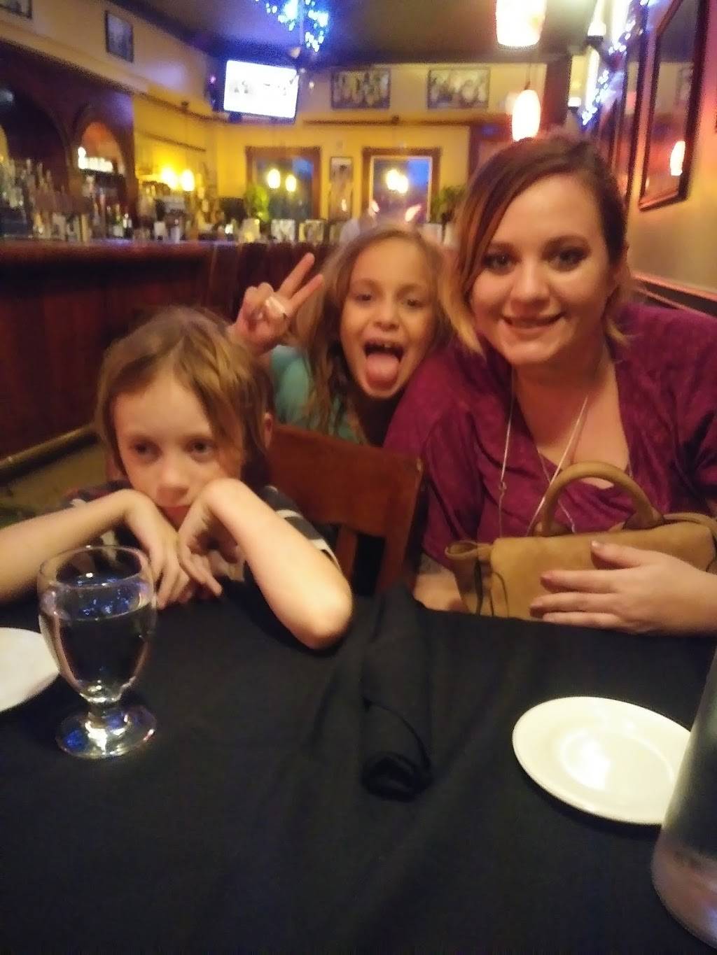 G-B Grill | restaurant | 1858 E Broadway, Alton, IL 62002, USA | 6184659896 OR +1 618-465-9896