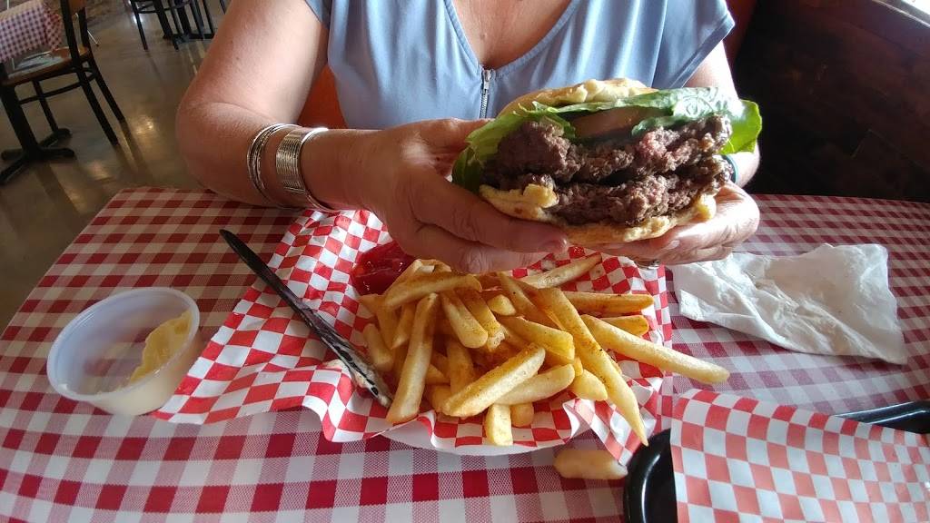 Sealy Farm Restaurant & Gift shop | restaurant | 130 Machala Rd, Sealy, TX 77474, USA | 9796277132 OR +1 979-627-7132