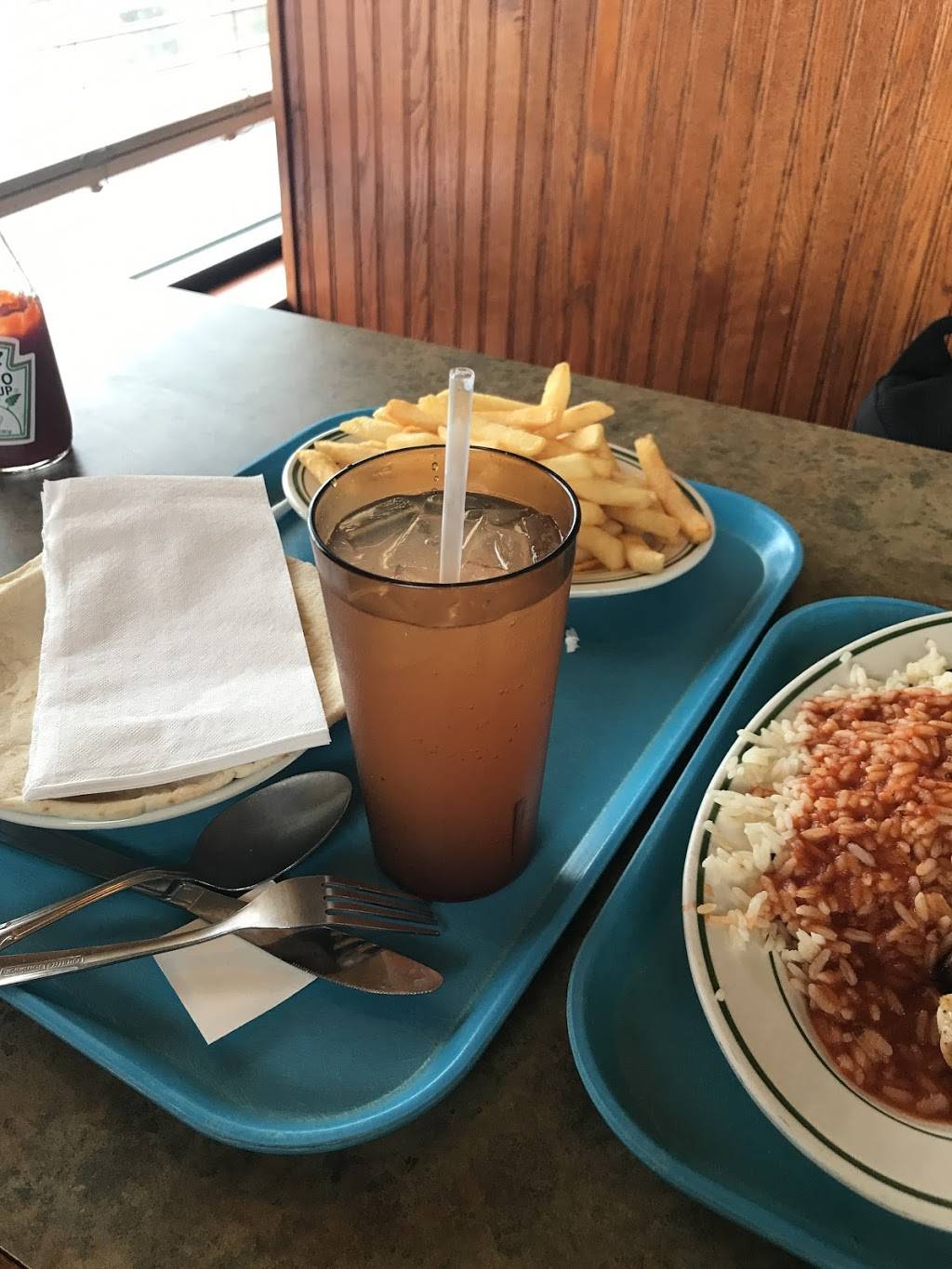 Demos Restaurant | restaurant | 146 Lexington St, Waltham, MA 02452, USA | 7818938359 OR +1 781-893-8359