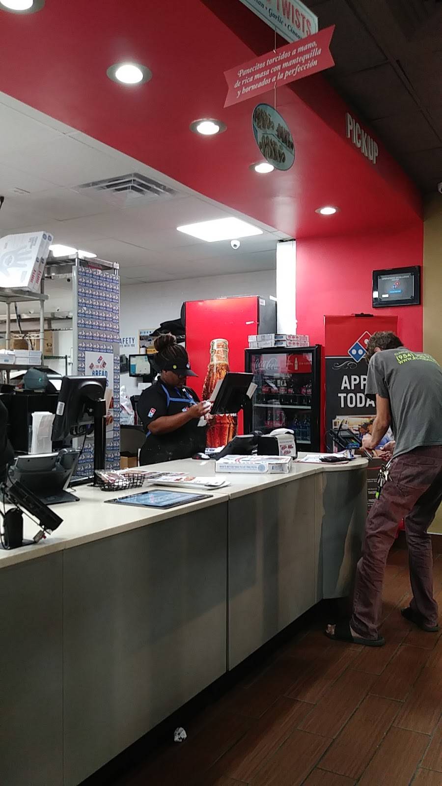 Dominos Pizza | meal delivery | 5877 Ponce de Leon Blvd, Coral Gables, FL 33146, USA | 3056673666 OR +1 305-667-3666