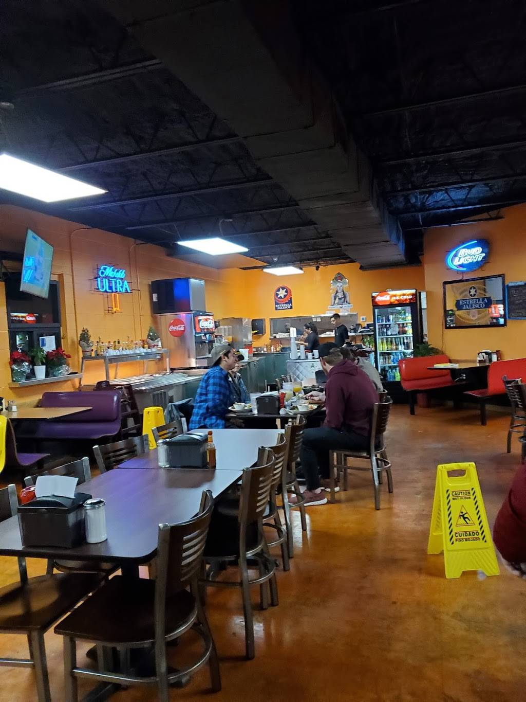 Toma taco | restaurant | 179 S L B J Dr, San Marcos, TX 78666, USA | 5126677867 OR +1 512-667-7867